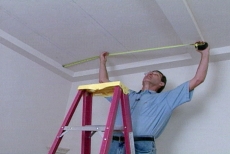 Measuring the width of the recessed ceiling panel