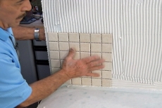Setting the first vertical tile pad