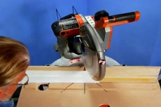 adjusting the angle on a miter saw