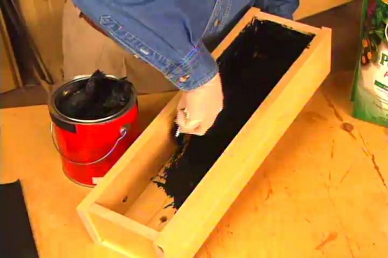 How to Waterproof the Inside of a Wood Planter Box