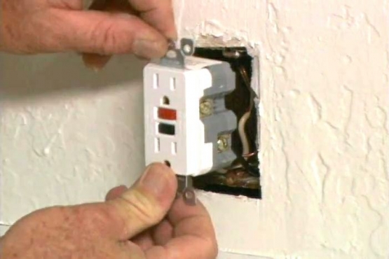 How to Remove an Electrical Outlet and Replace it with a GFCI