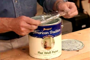 paint can with lid