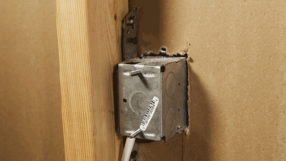 How to Fix Loose Electrical Outlets